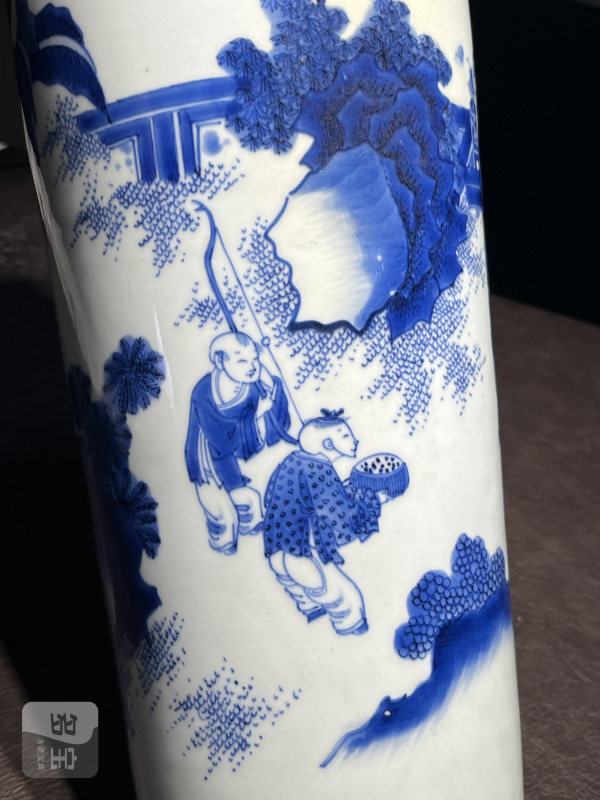 明崇祯 青花“张仙送子”人物故事图筒瓶 - 图15